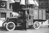 Výročí: 12. 8. 1908 byl zkonstruován první Ford model T. Na obr. ve verzi ambulance z WWI.